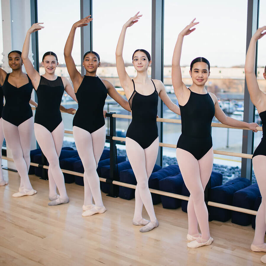 dance-class-ballerinas-on-bar