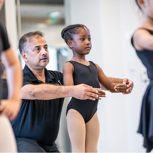 laveen-teaching-young-ballerina